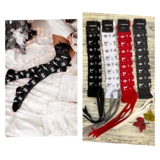 Heboučké, hřejivé a s krásným zimním motivem ❄️🦌 Perfektní k domácímu outfitku i jako malý dárek pod stromeček 🎁objevujte...